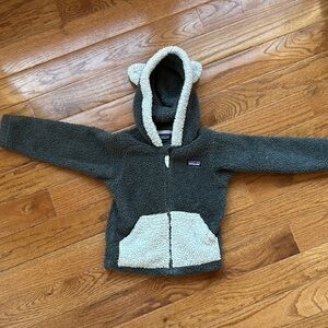 Patagonia Gray and Cream Hooded Sweatshirt